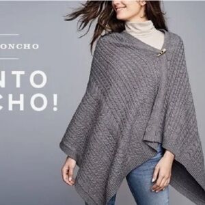 Orvis NWOT kable knit poncho